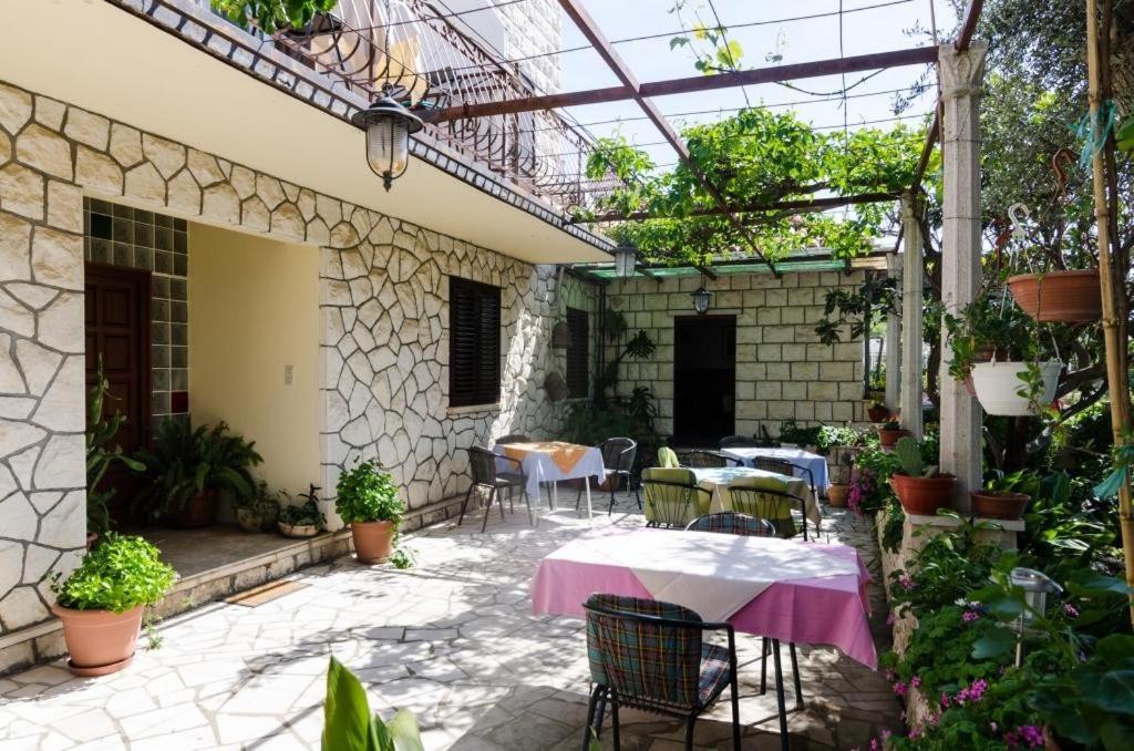 Guesthouse Moretic Orasac Rom bilde